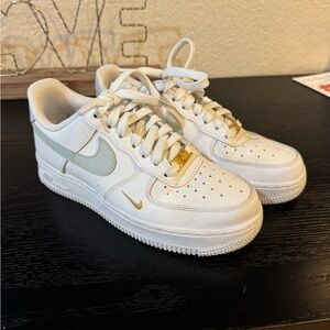 Nike White and Gold Sneakers